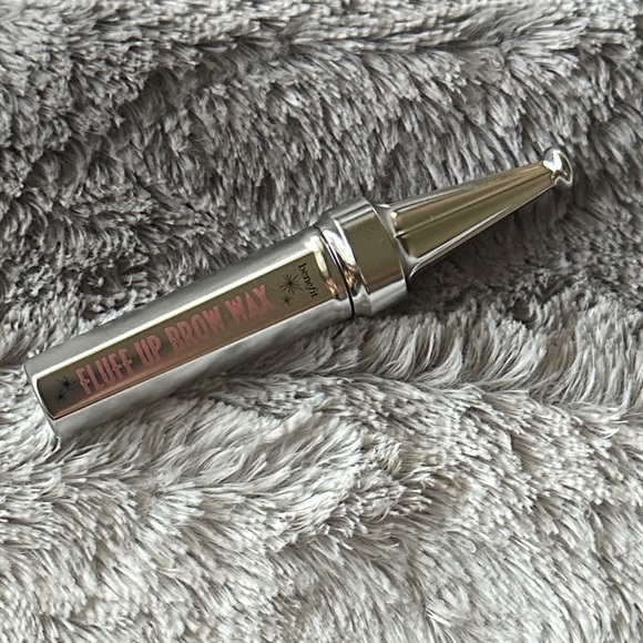 New - Benefit Fluff Up Brow Wax FULL SIZE - Picture 1 of 4